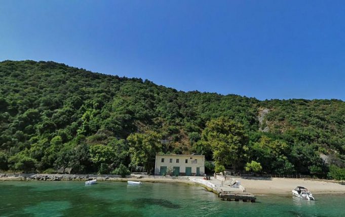 Menekşe Kadınlar Plajı